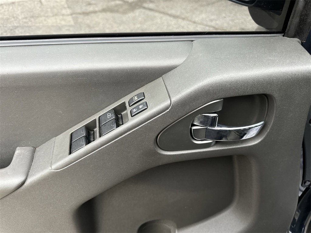 Used 2019 Nissan Frontier PRO-4X image 13