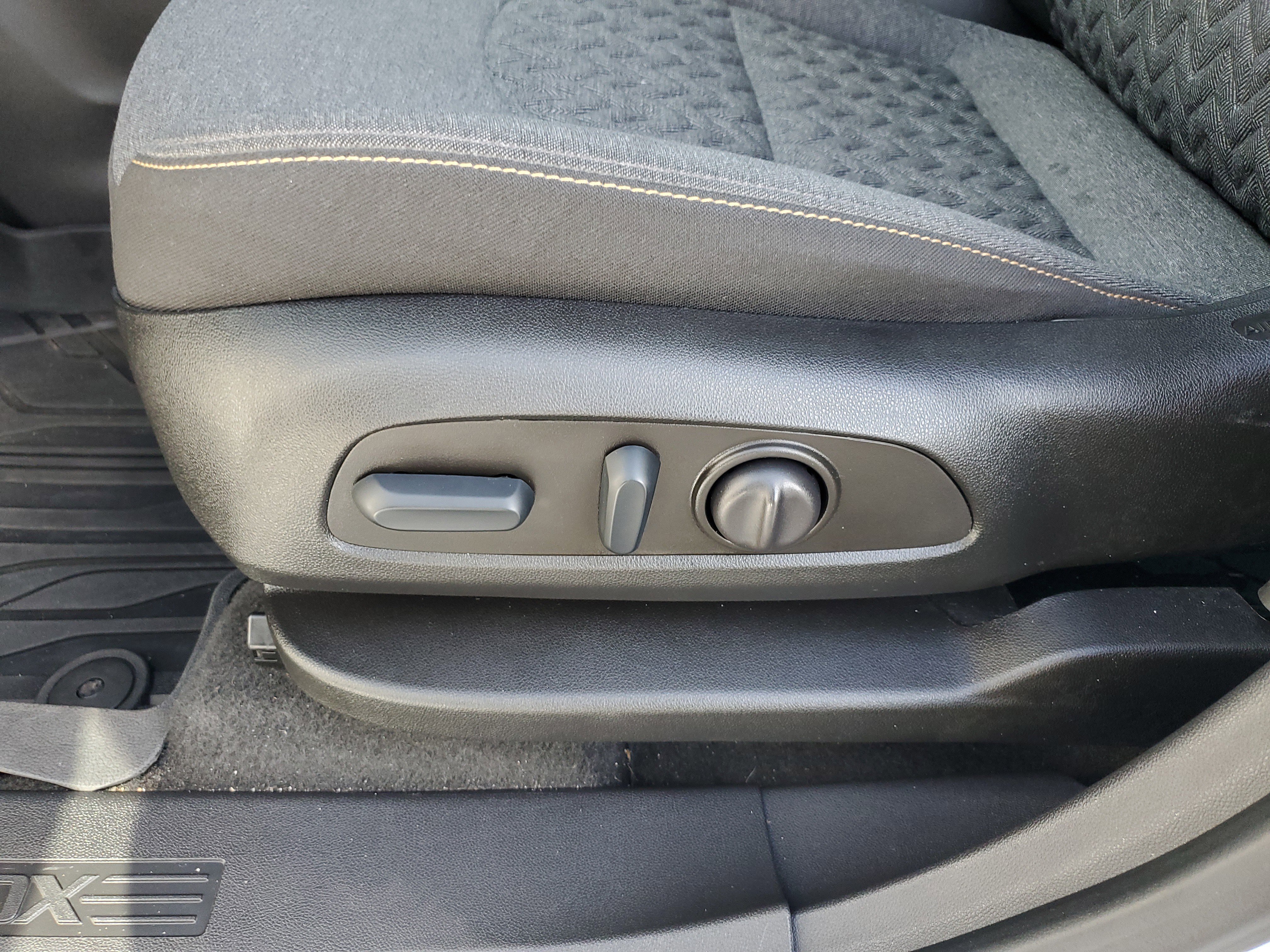 Used 2022 Chevrolet Equinox LT FWD image 17