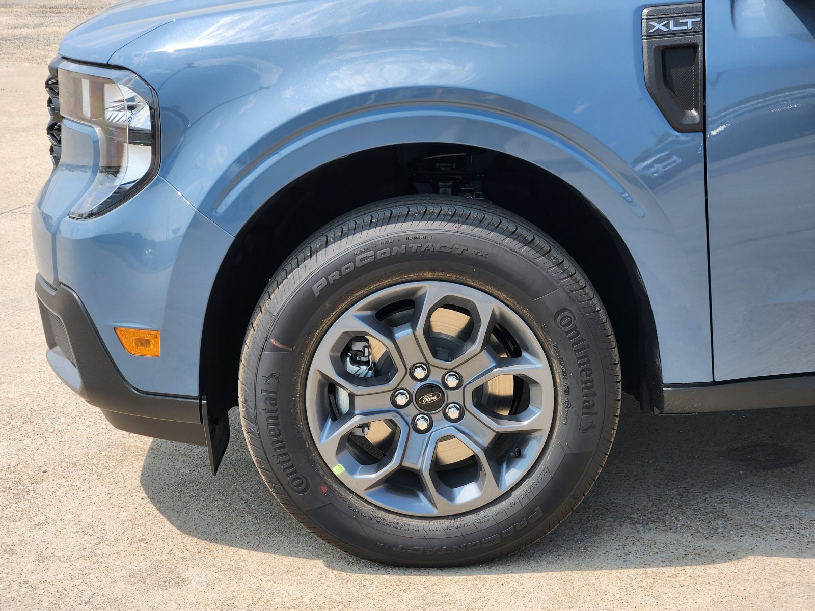 New 2026 Ford Maverick XLT w/ XLT Luxury Package FWD image 9