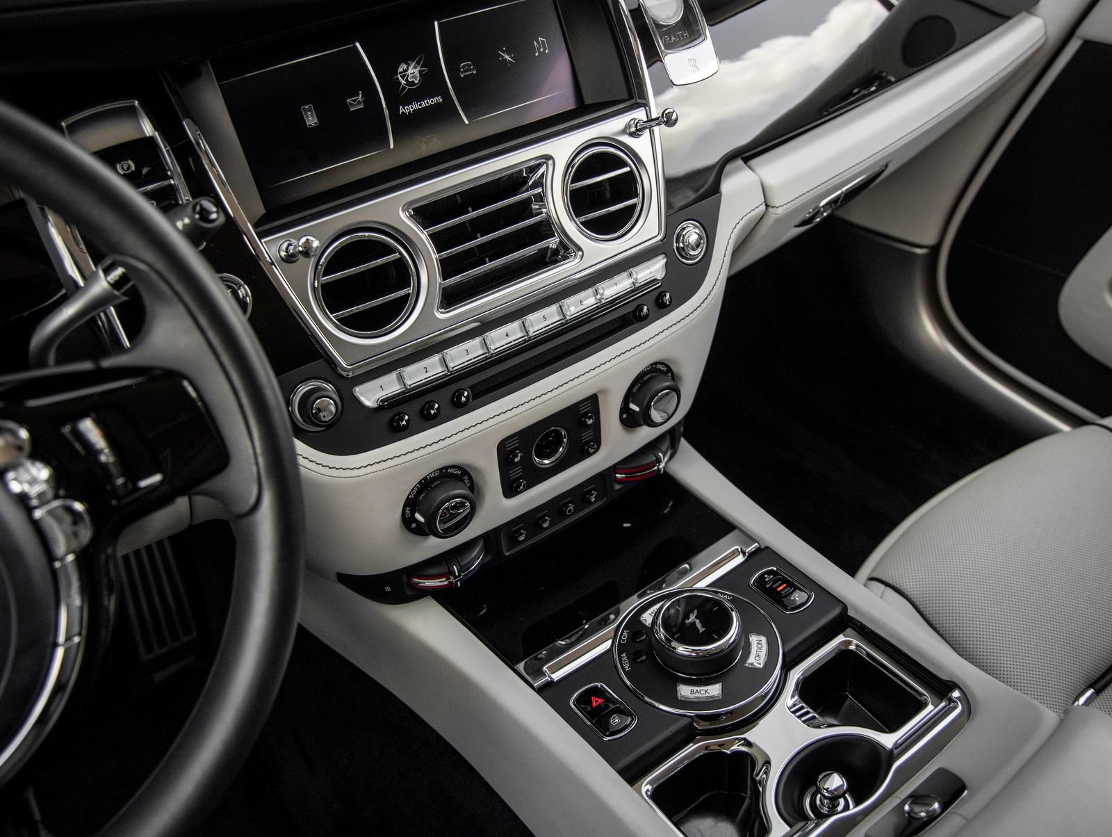 Used 2018 Rolls-Royce Wraith RWD image 36
