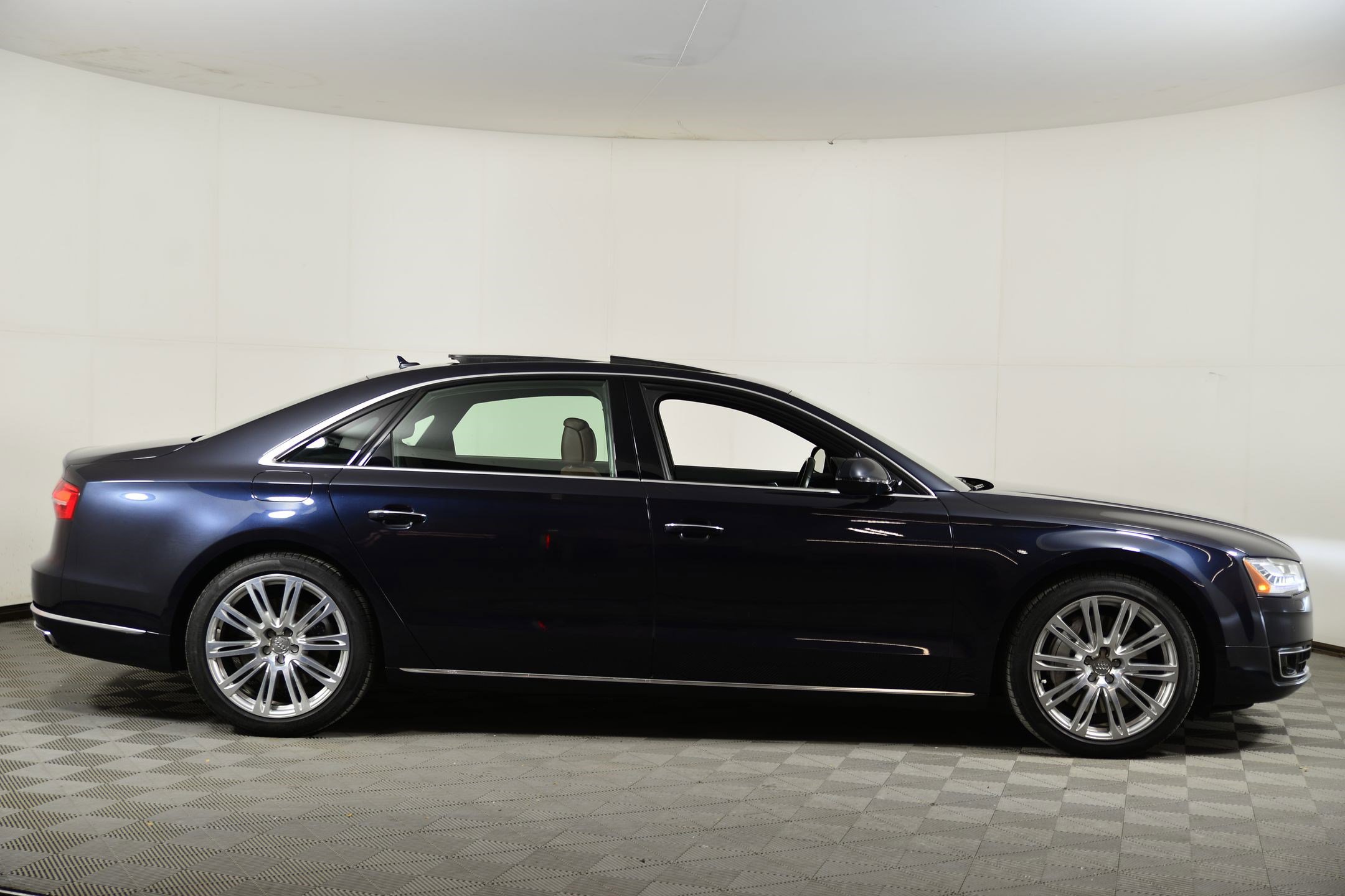 Used 2016 Audi A8 L 3.0T w/ Executive Package image 7