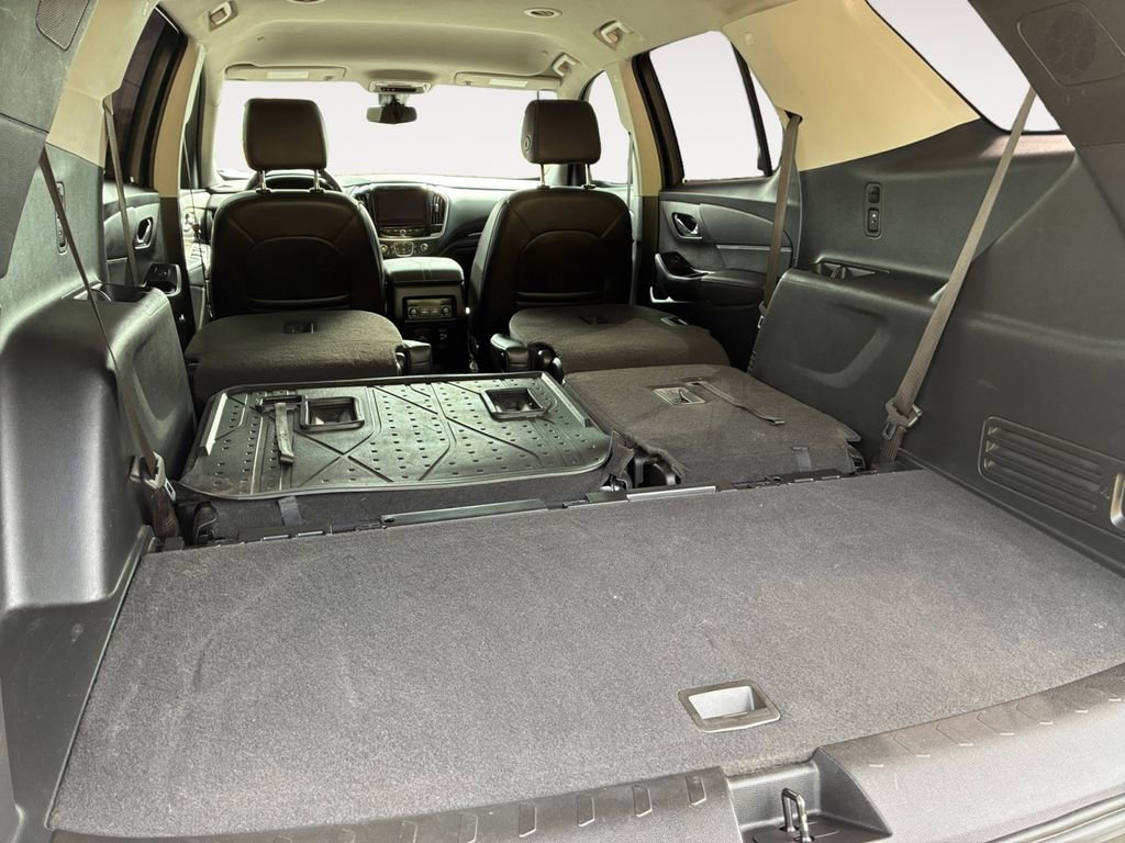 Used 2021 Chevrolet Traverse RS w/ LPO, Floor Liner Package FWD image 22