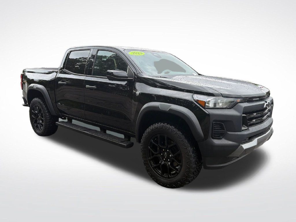 Used 2023 Chevrolet Colorado Trail Boss w/ LPO, Dark Essentials Package AWD/4WD image 9