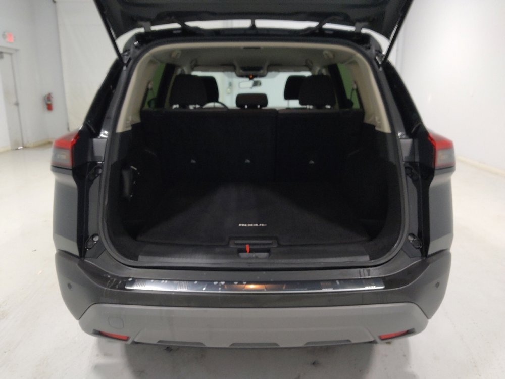 Used 2023 Nissan Rogue SV image 29