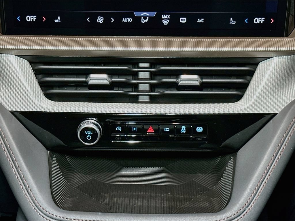 New 2026 Ford Explorer Active AWD/4WD image 13