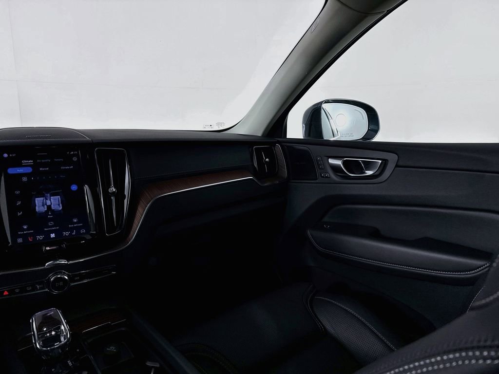 Used 2023 Volvo XC60 B5 Ultimate w/ Climate Package AWD/4WD image 25