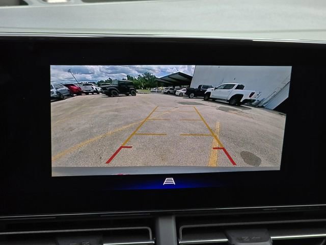 Used 2025 Chevrolet Trax LT FWD image 23