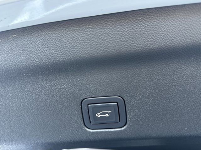 Used 2021 Chevrolet Tahoe RST w/ Luxury Package image 26