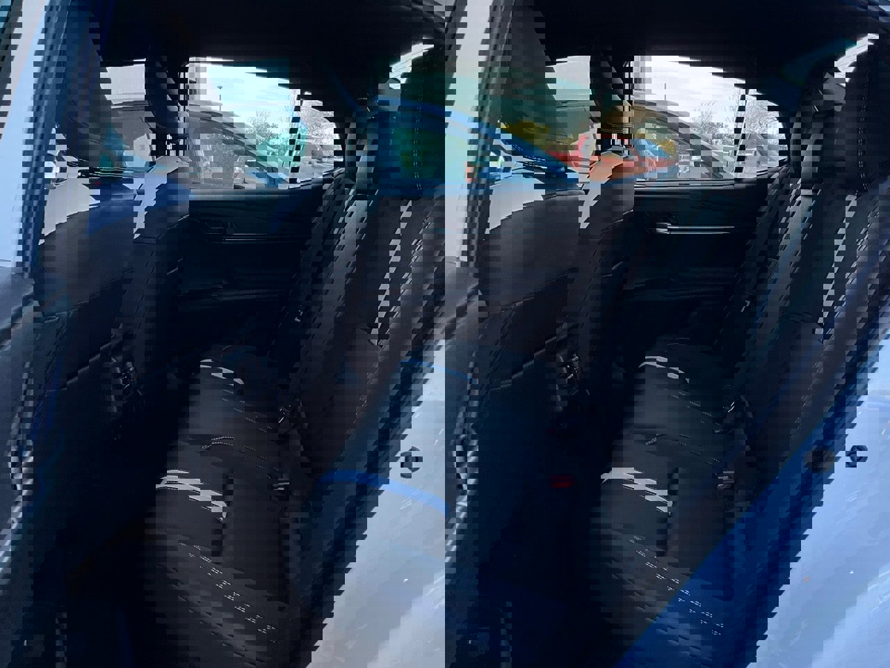 Used 2025 Toyota Camry SE image 12