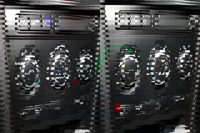 Used 2008 Saab 9-3 2.0T w/ Moonroof Package image 20