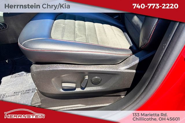 Used 2023 Ford Edge ST-Line w/ Class II Trailer Tow Package AWD/4WD image 15