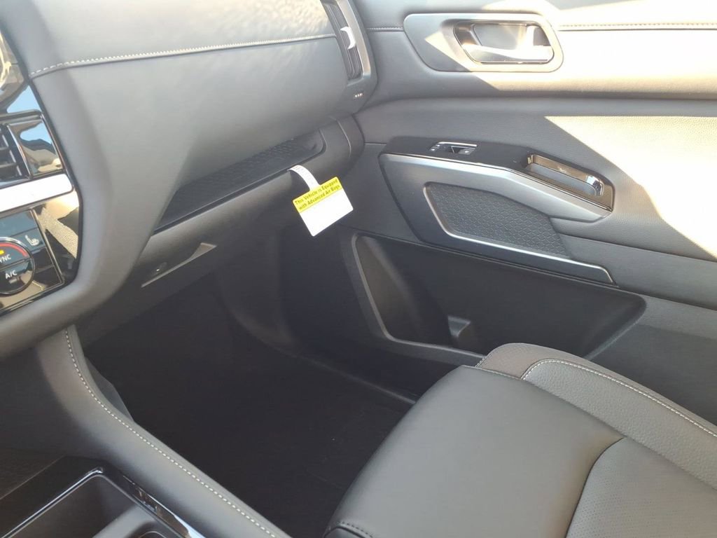 New 2026 Nissan Pathfinder SL image 23