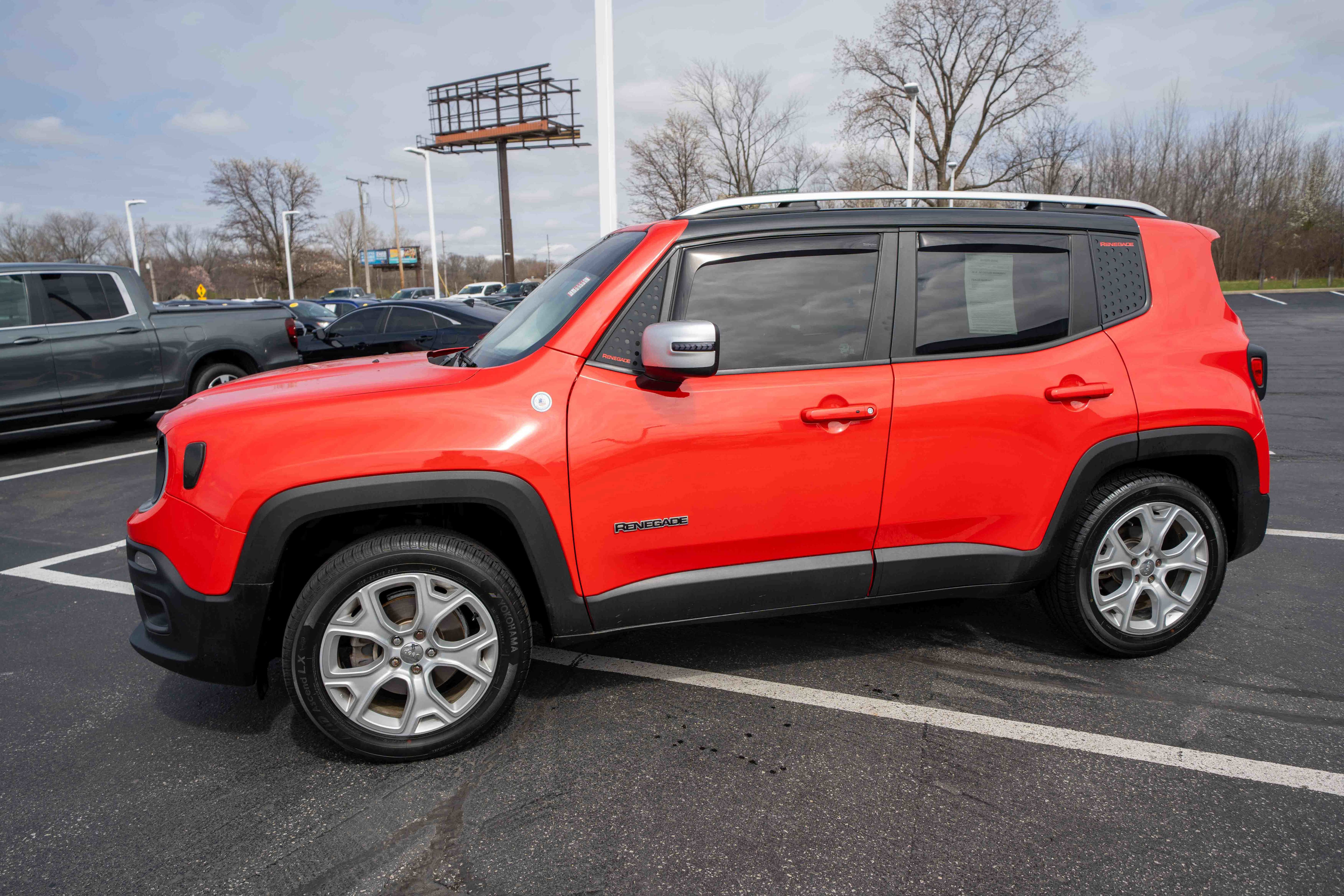 Used 2017 Jeep Renegade Limited image 3