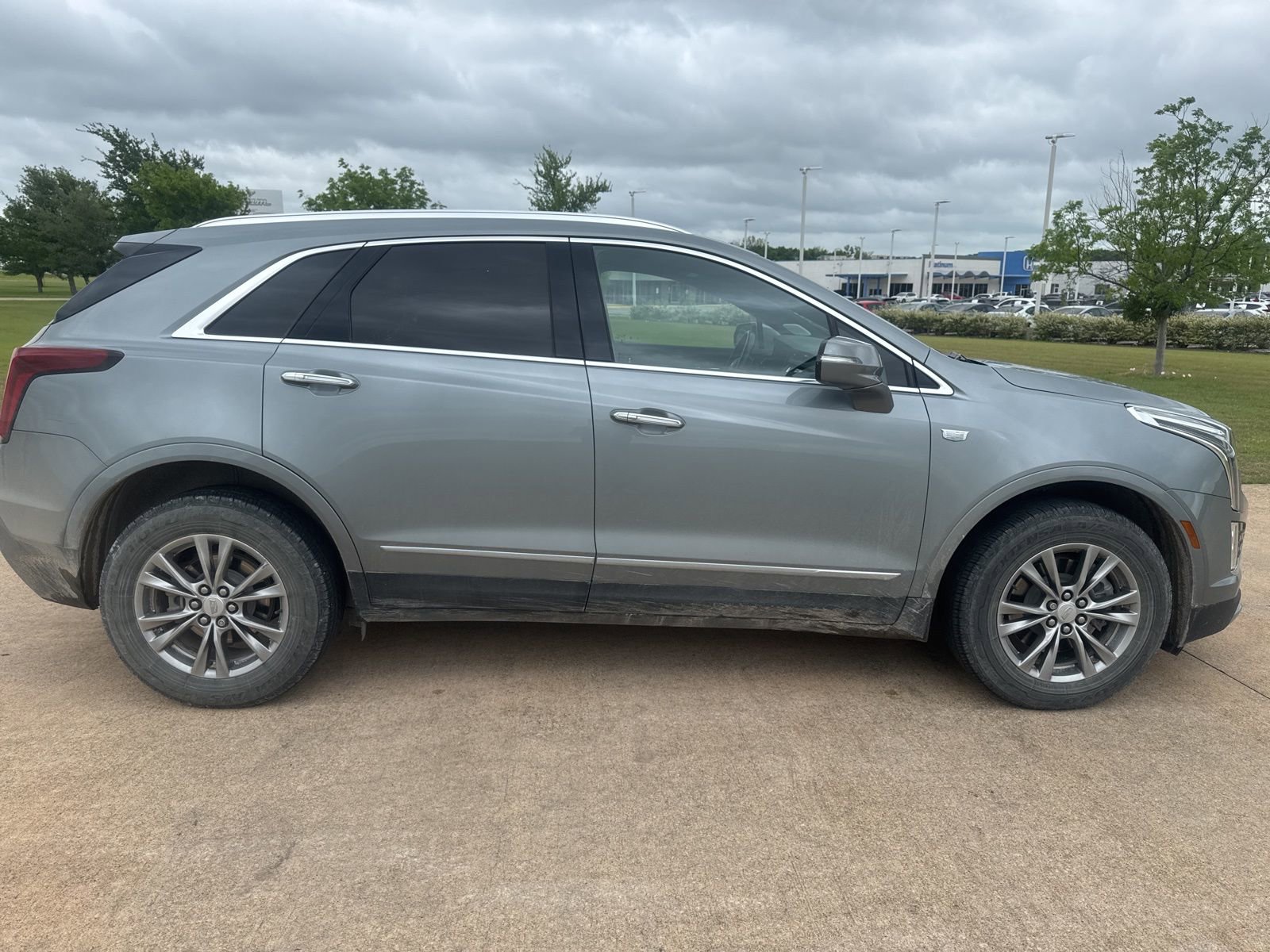 Used 2023 Cadillac XT5 Premium Luxury image 3