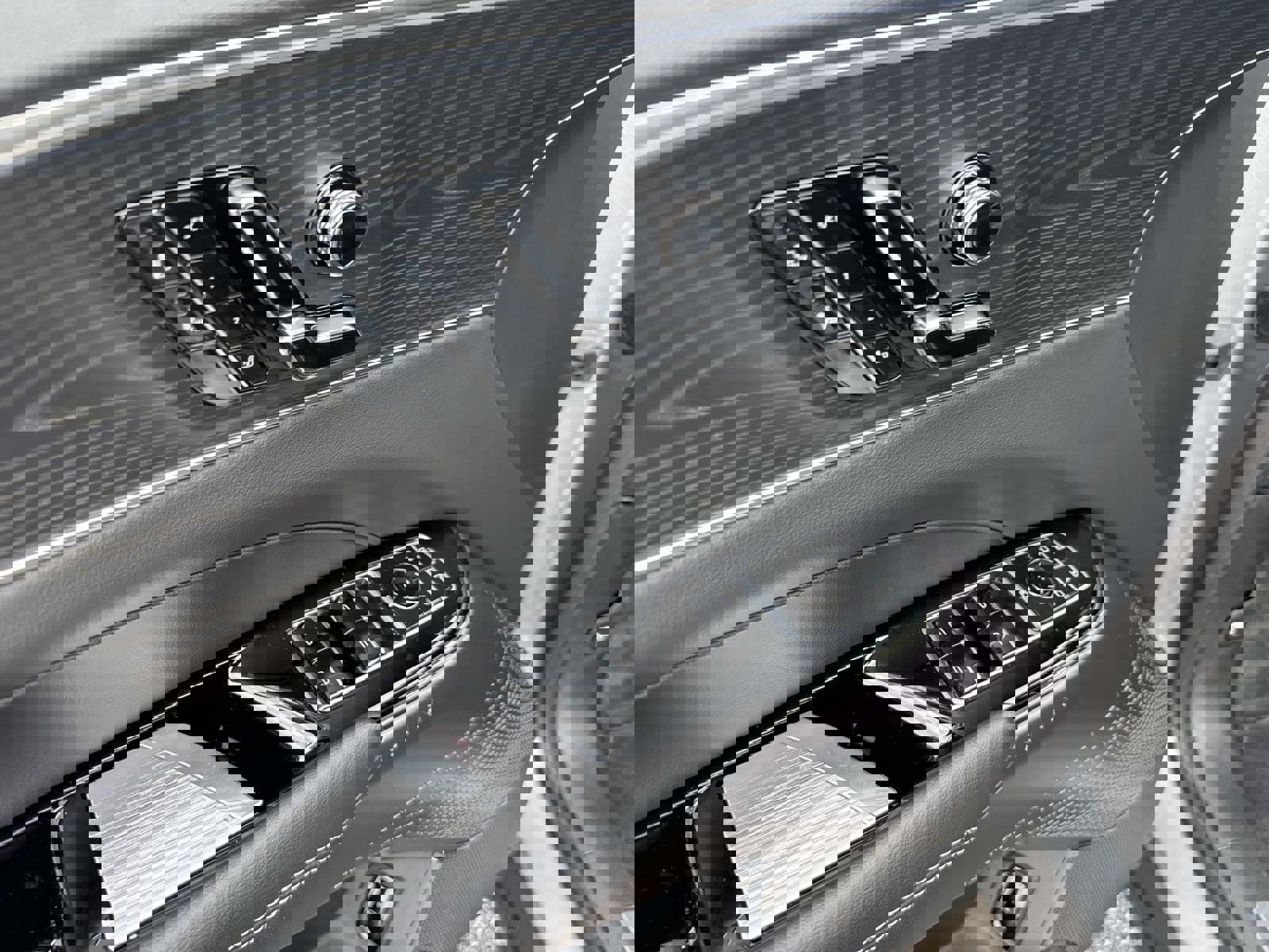 New 2025 Cadillac Lyriq Luxury image 20