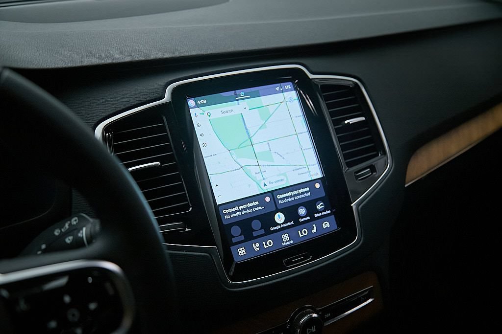 Certified 2024 Volvo XC90 T8 Plus AWD/4WD image 15