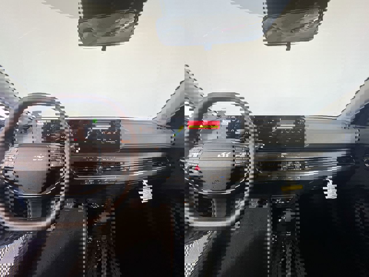 New 2025 Kia K4 LXS image 30