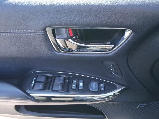 Used 2018 Toyota Avalon Limited w/ Carpet Mat Package FWD image 18