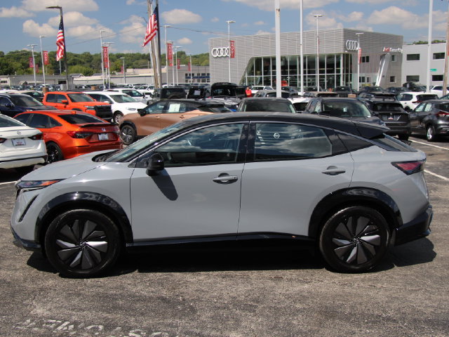 Used 2024 Nissan Ariya AWD image 2