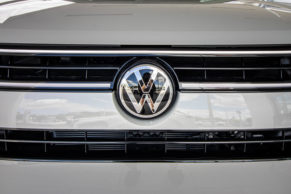 New 2027 Volkswagen Atlas SE FWD image 6