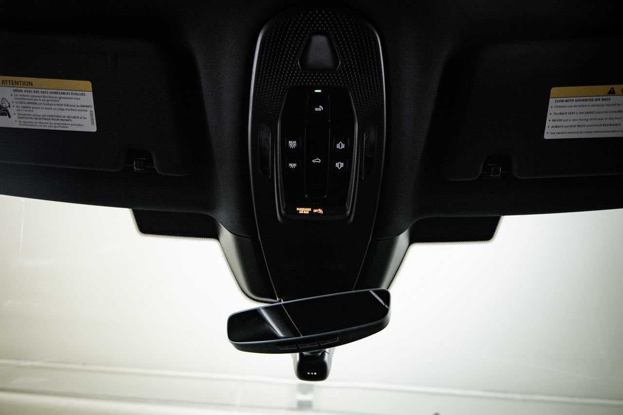 Certified 2025 Porsche Panamera image 20