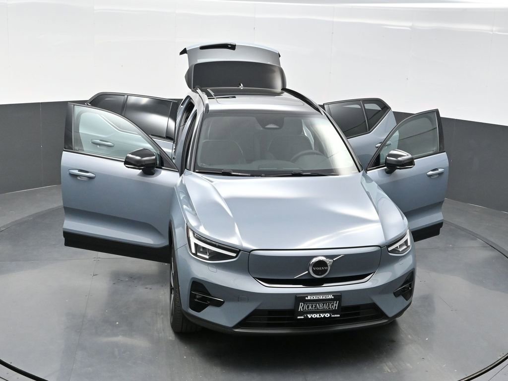 Used 2023 Volvo XC40 Recharge Plus image 40