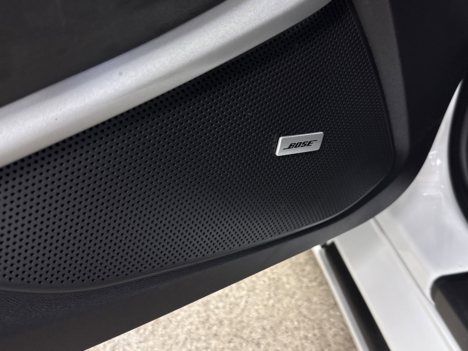 Used 2024 Chevrolet Camaro LT w/ Technology Package image 4