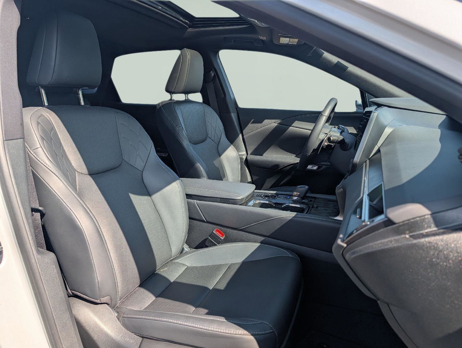 Used 2024 Lexus RX 350 Premium w/ Accessory Package (Z1) AWD/4WD image 21