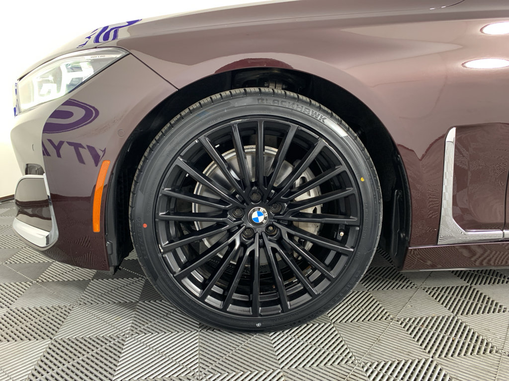 Used 2020 BMW 740i RWD image 11