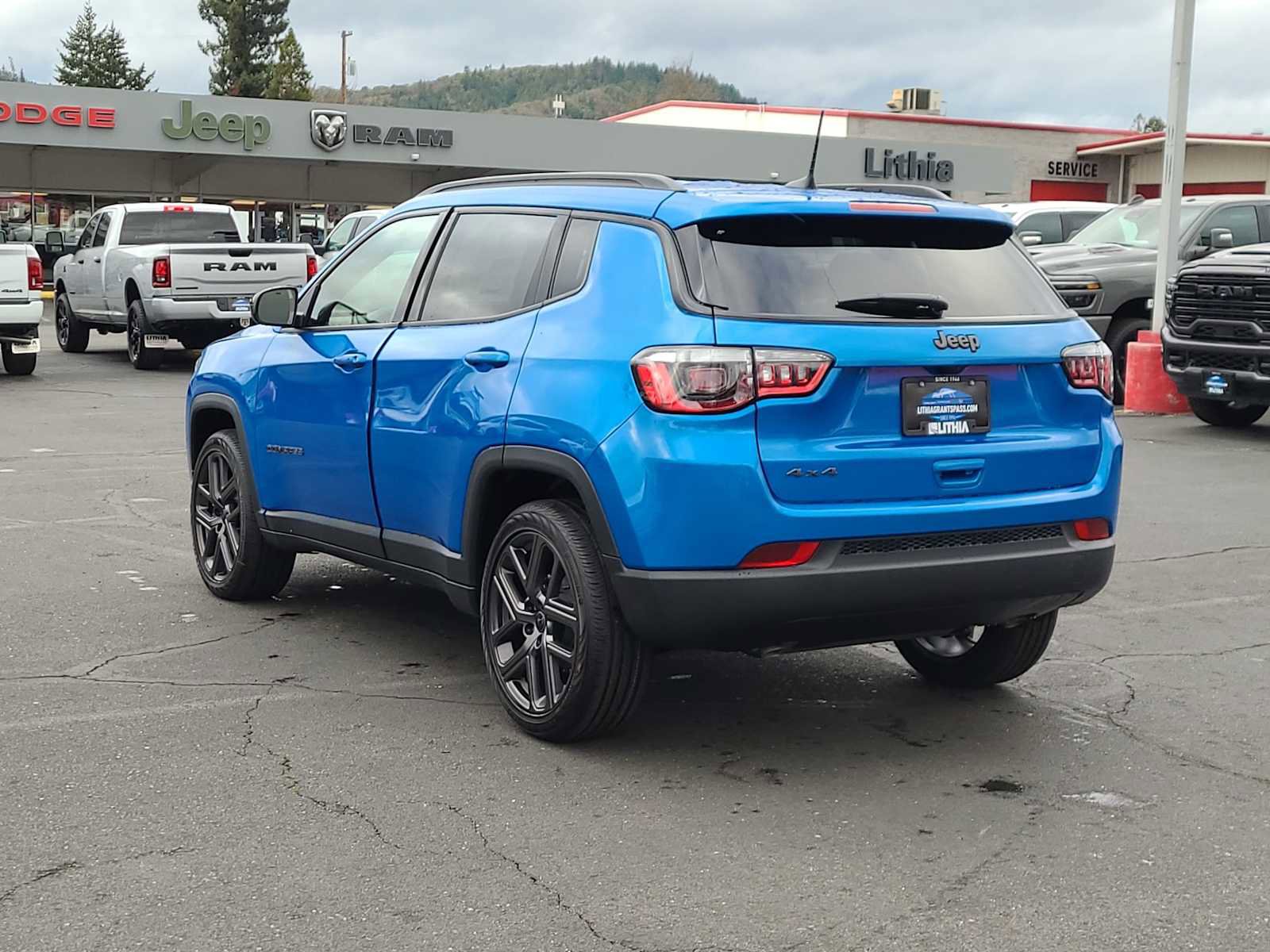 New 2026 Jeep Compass Latitude image 12
