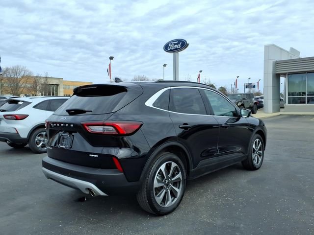 Used 2023 Ford Escape Platinum image 5