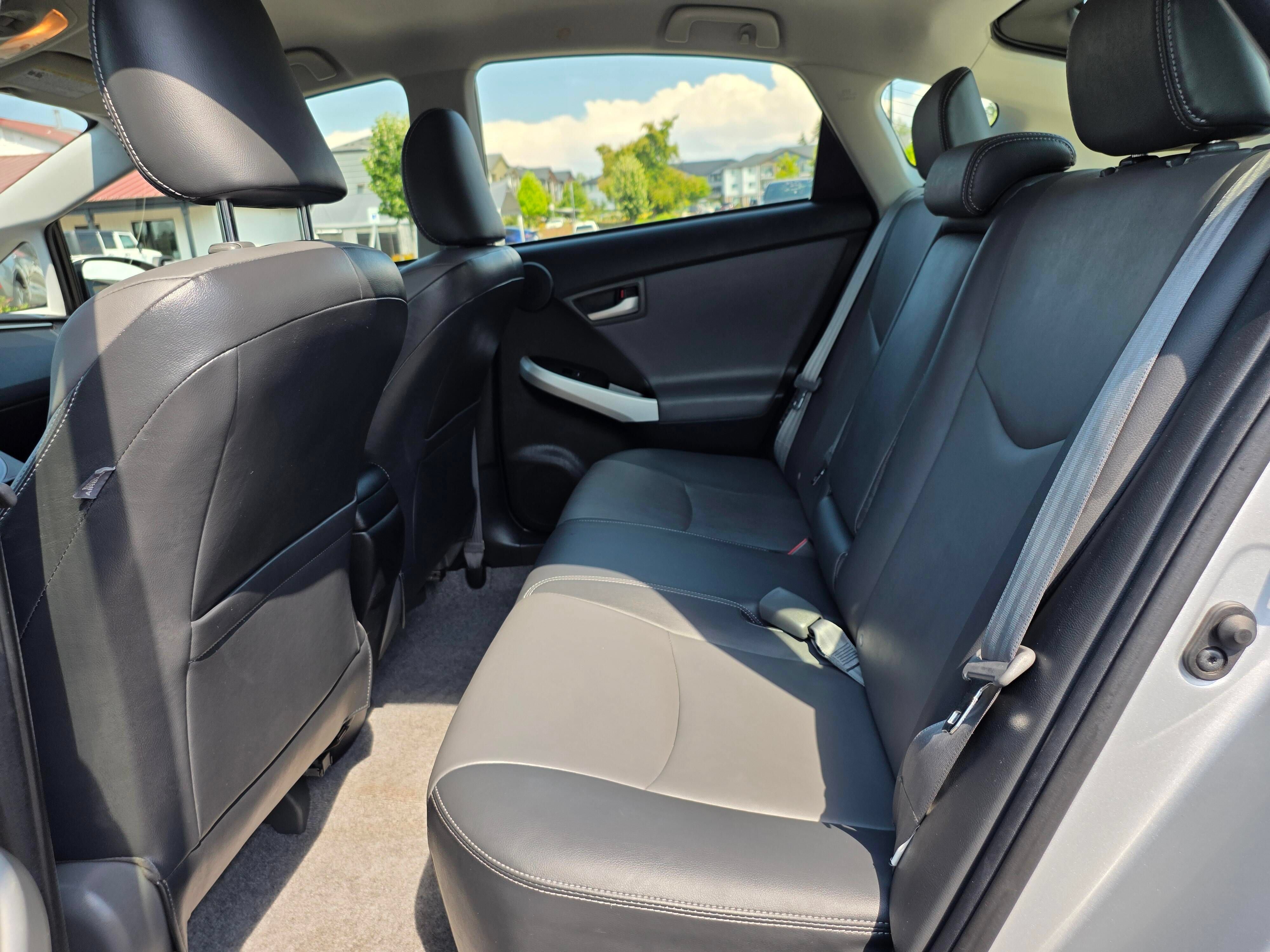 Used 2014 Toyota Prius Four FWD image 24