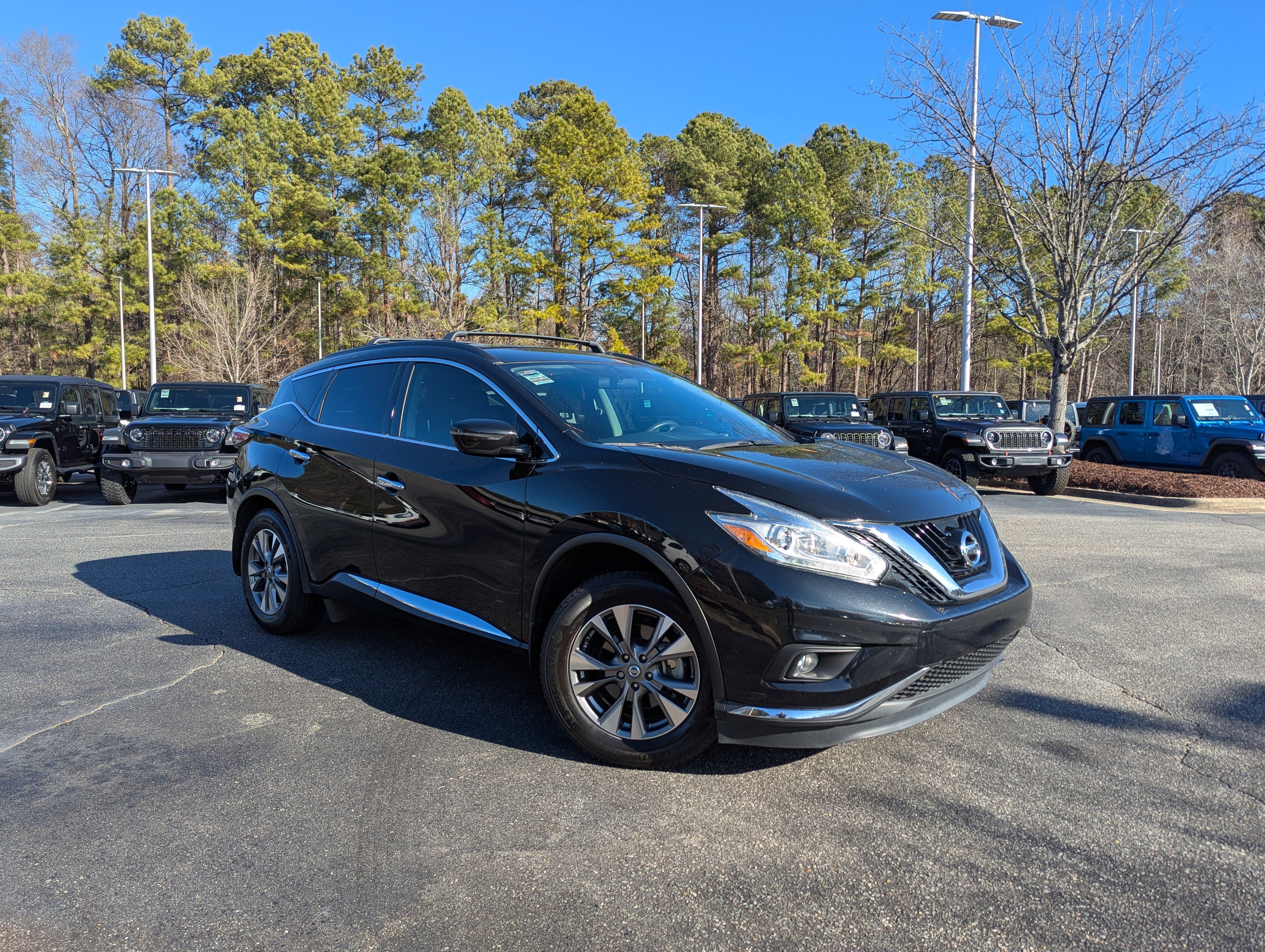 Used 2017 Nissan Murano SV image 3