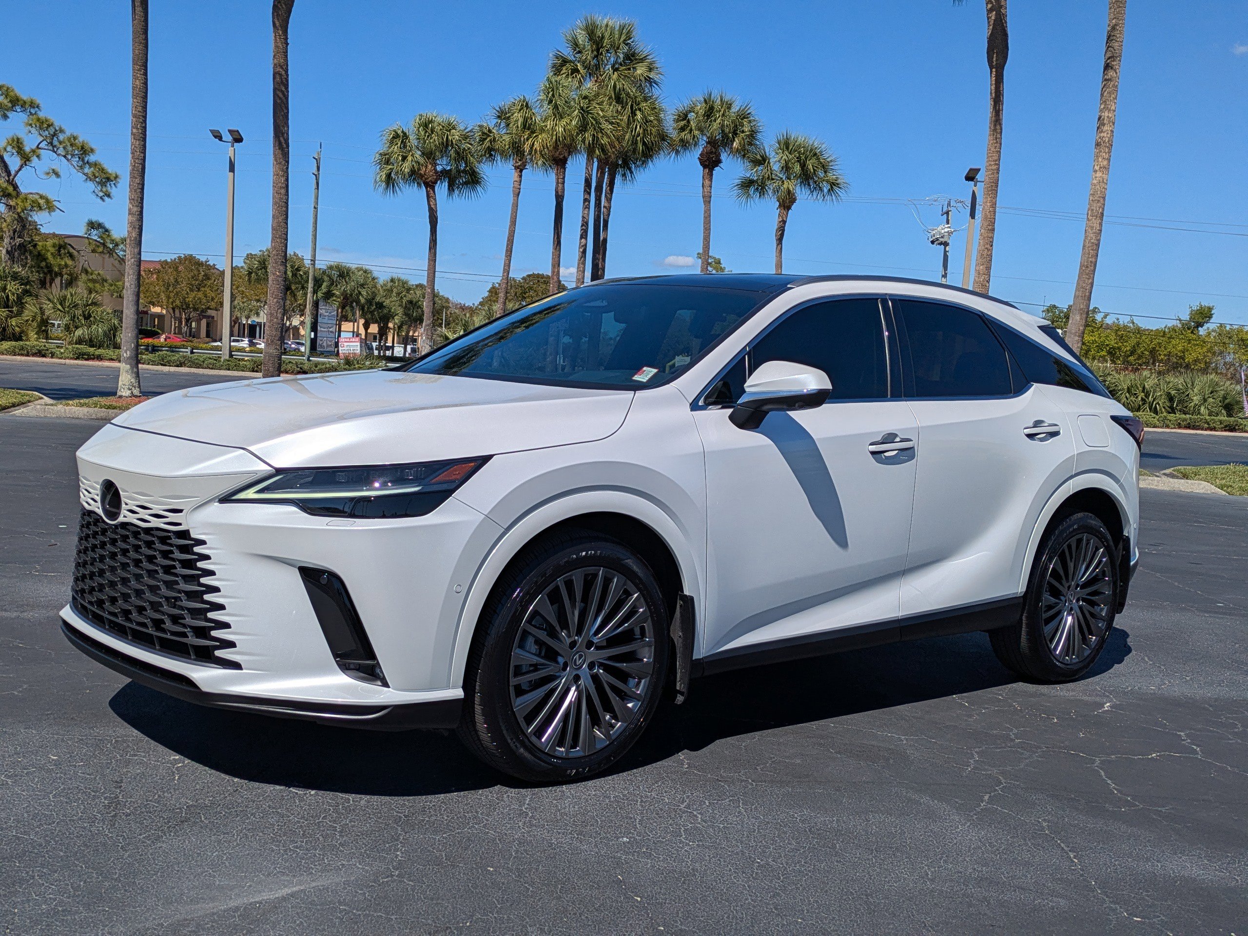 Used 2023 Lexus RX 350 w/ Accessory Package (Z1) image 2