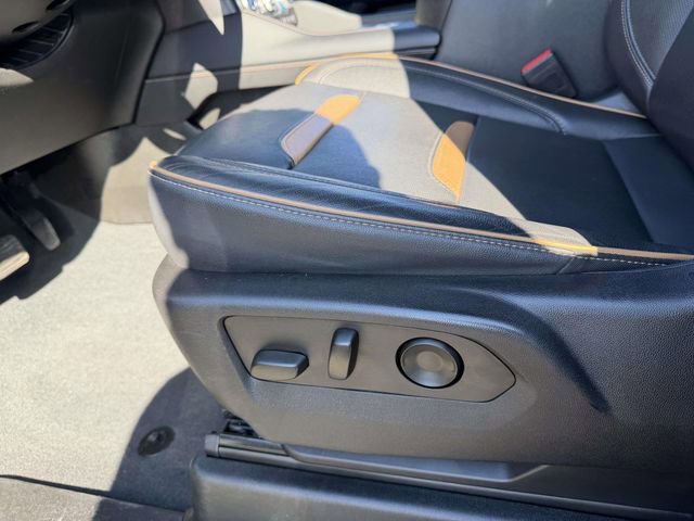 Used 2022 GMC Yukon XL AT4 image 18
