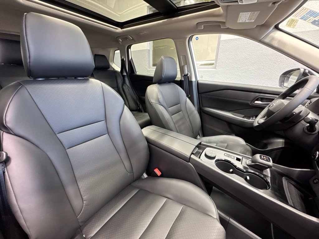 New 2026 Nissan Rogue Dark Armor AWD/4WD image 32