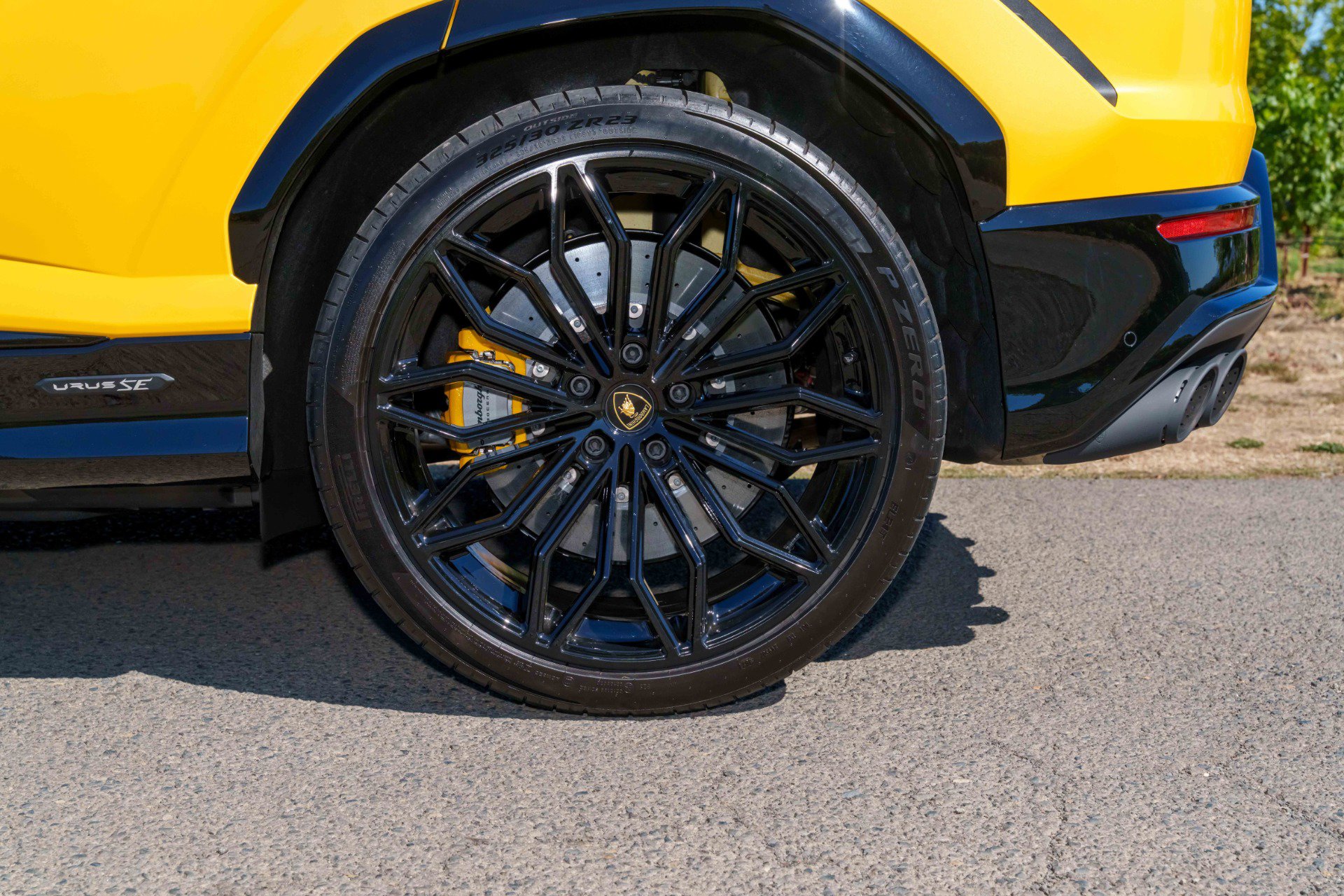 Used 2025 Lamborghini Urus SE image 12