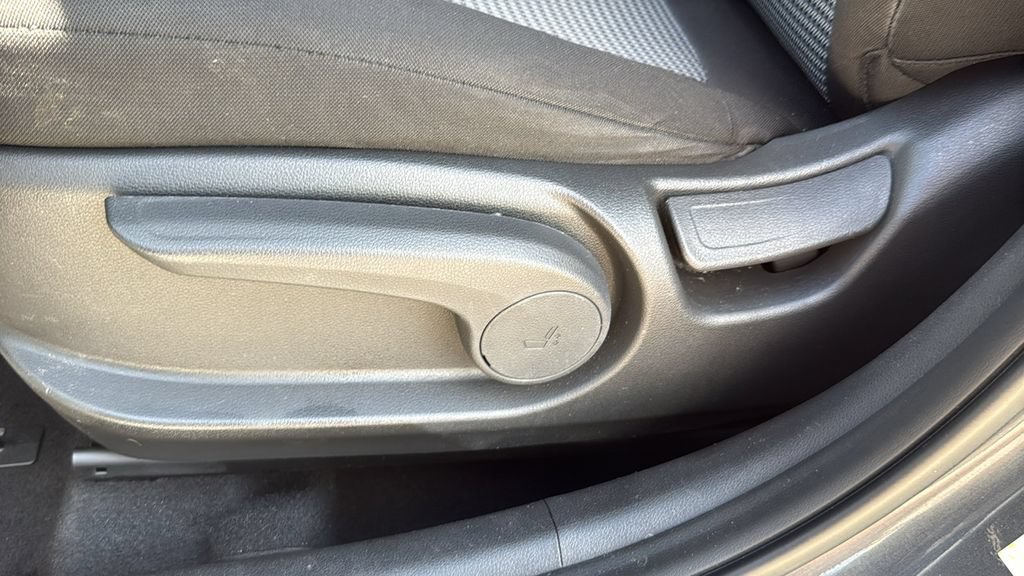 Used 2018 Hyundai Kona SE FWD image 21