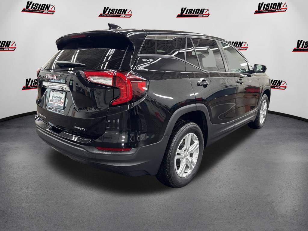 Used 2023 GMC Terrain SLE w/ LPO, Floor Liner Package AWD/4WD image 5