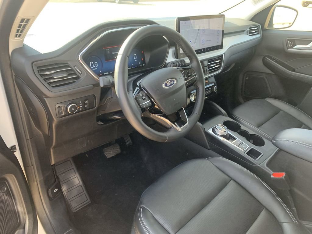 Used 2023 Ford Escape Platinum image 7