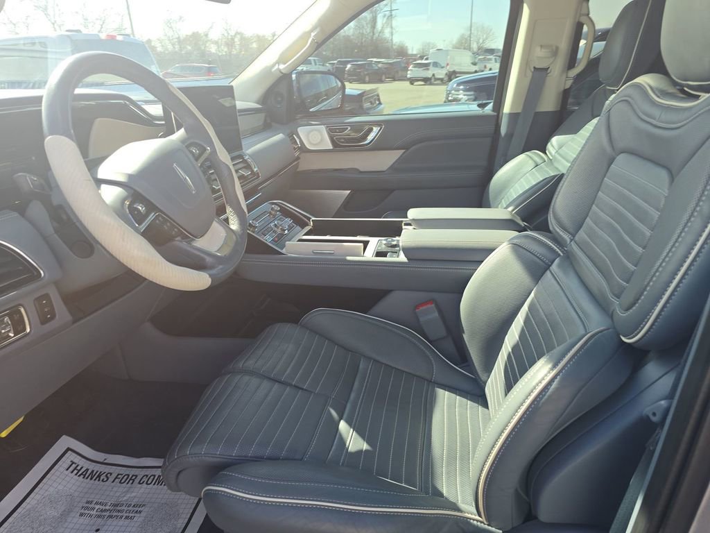 Used 2023 Lincoln Navigator L Black Label image 7
