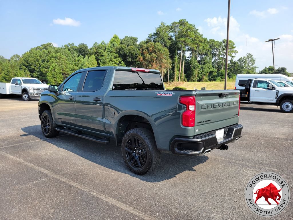 Used 2025 Chevrolet Silverado 1500 Custom Trail Boss w/ LPO, Dark Essentials Package AWD/4WD image 4