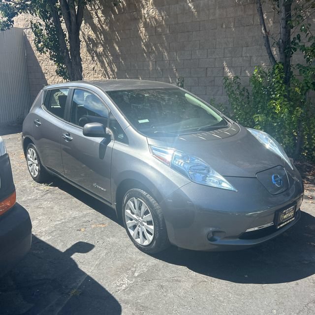 Used 2017 Nissan Leaf S w/ Charge Package FWD image 2