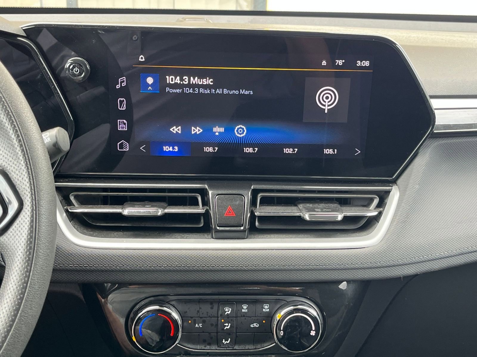 Used 2025 Chevrolet TrailBlazer LT image 17