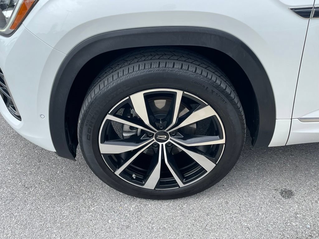Used 2024 Volkswagen Atlas SEL Premium R-Line AWD/4WD image 32