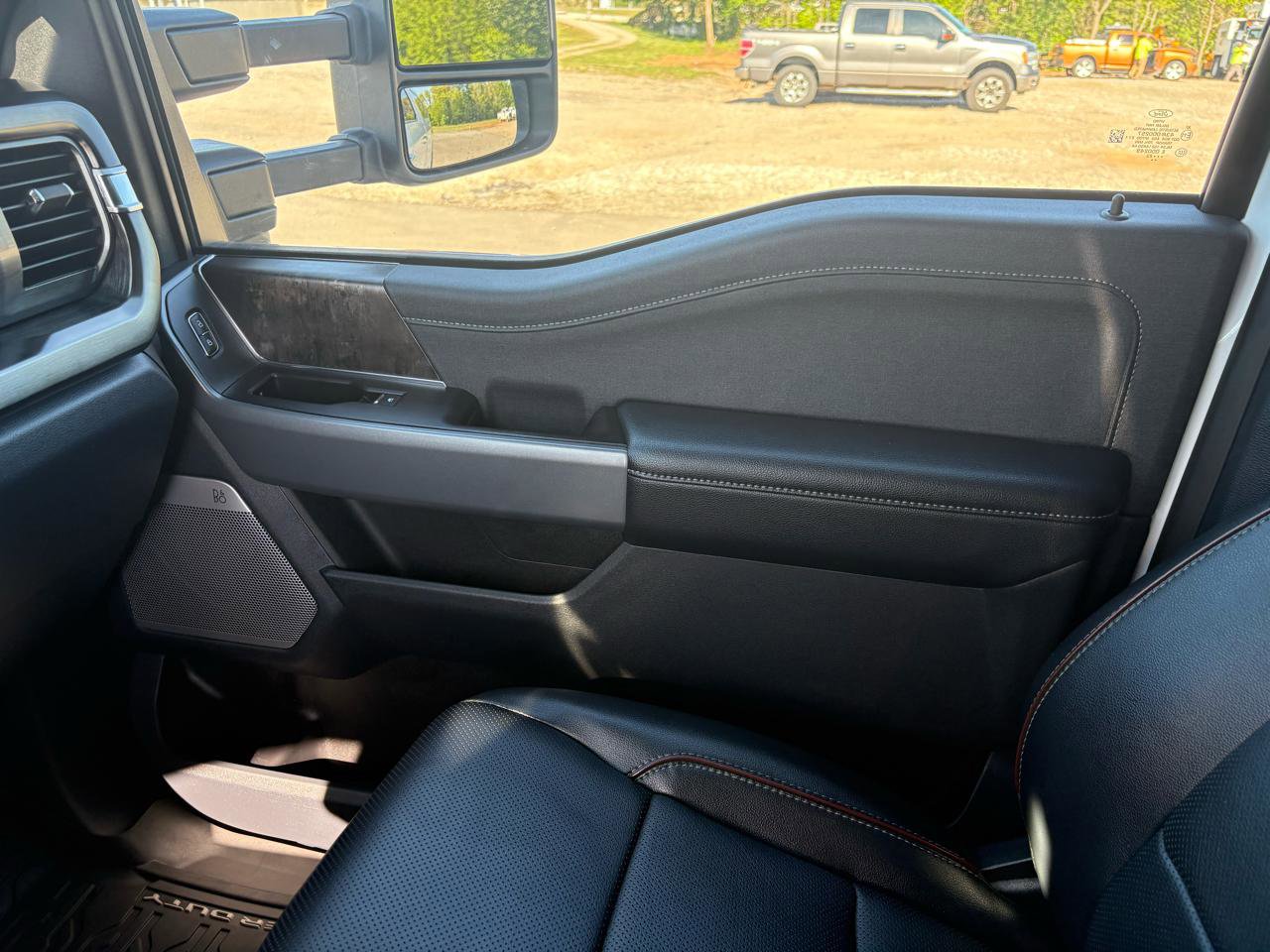Used 2023 Ford F350 Lariat w/ Lariat Ultimate Package image 23