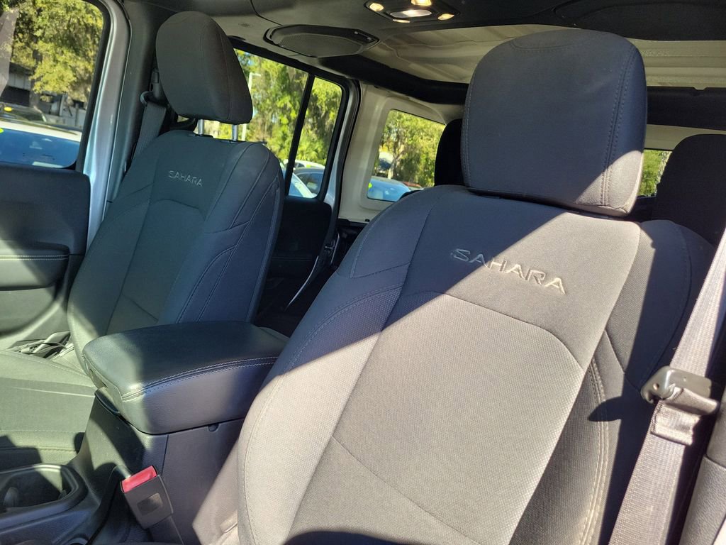 Used 2019 Jeep Wrangler Unlimited Sahara image 20