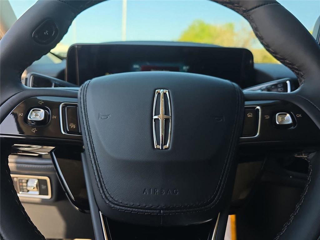 New 2026 Lincoln Aviator 2WD w/ Jet Appearance Package image 21