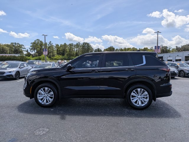 Used 2025 Mitsubishi Outlander ES FWD image 6