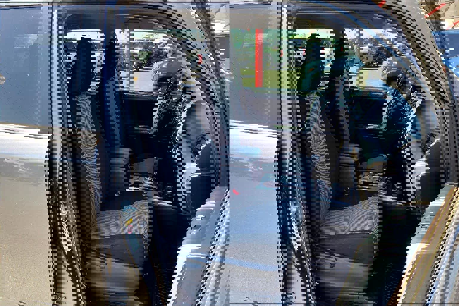 Used 2015 Toyota 4Runner SR5 AWD/4WD image 8